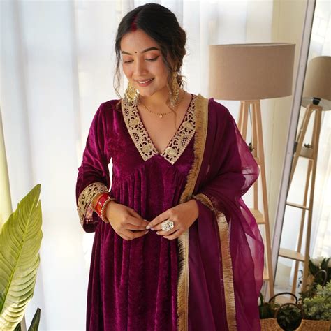 Roma Velvet Suit Set – www.sayarish.com