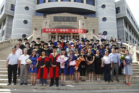 我院来华留学生参加第四届“中蒙友好林”植树活动-内蒙古农业大学国际教育学院