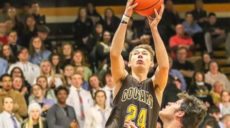 Tyler Eberhart wins Dan Hoyt Mr. Basketball award