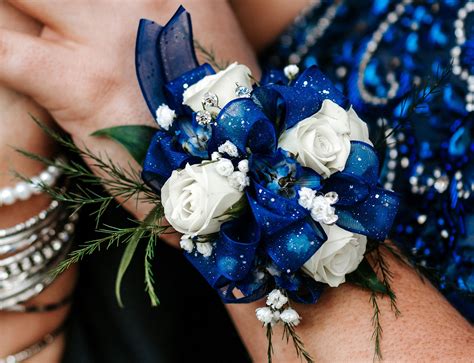Corsages and Boutonnieres - Prom Flowers - Allen's Flower Market