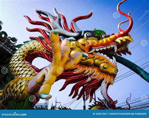 Chinese dragon statues editorial photography. Image of statues - 45031362