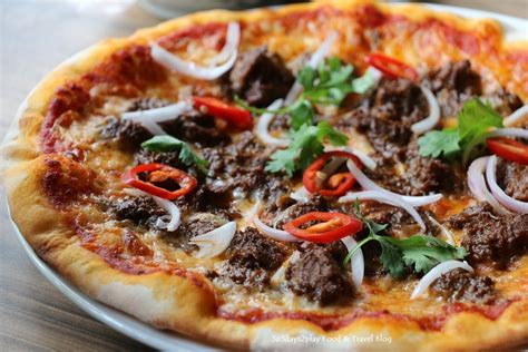 https://365days2play.com/photos/2017/06/Casa-Verde-Beef-Rendang-Pizza.jpg