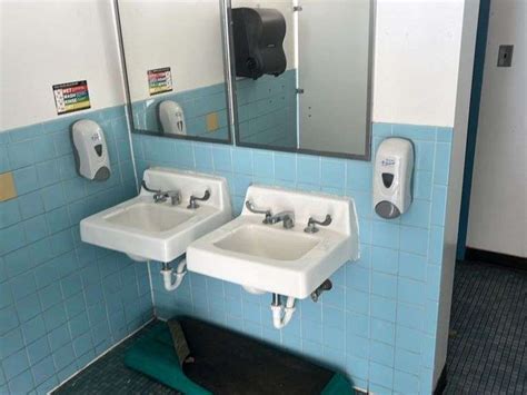 Restroom 的图像结果