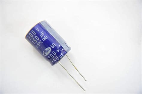 VOLTECH ELECTRONICS GENERIC CAPACITOR 150uF 200V (Dia: 19mm, Height ...