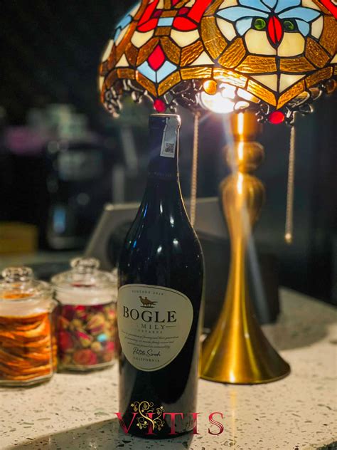 Rượu vang Mỹ Bogle Petite Sirah giá tốt - Vitis.vn