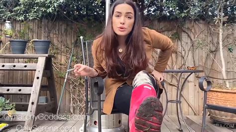 Diosa Ginárquica - Muddy Hunter Welly Boots | Punto de vista dominación femenina