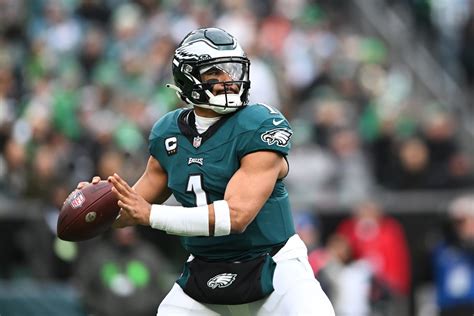 NFL Picks Week 18: Early Odds to Exploit for Best Over/Under Score Bets