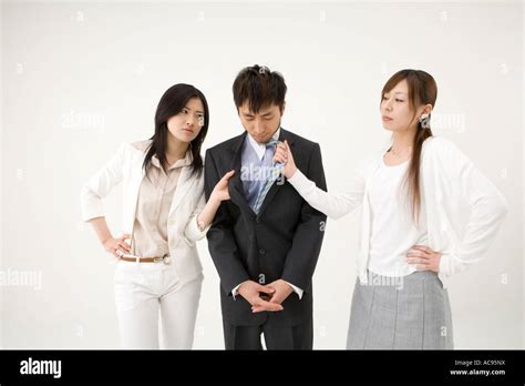 Ladies Fight Over Man 的图像结果