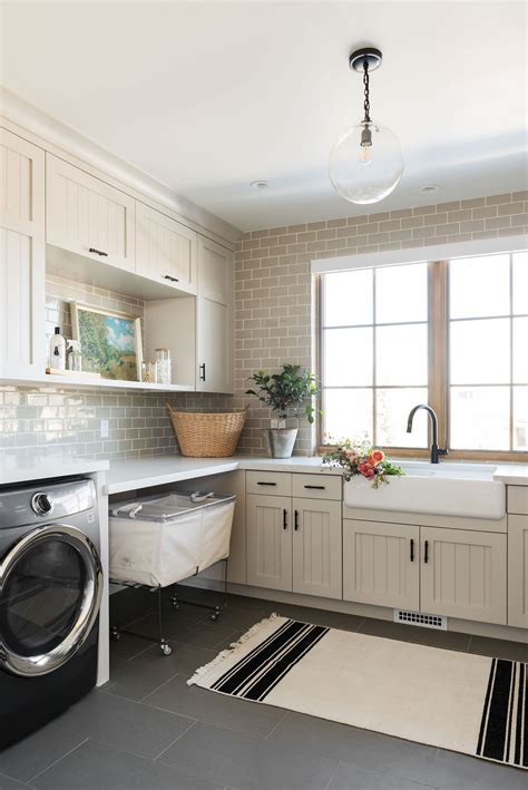 13 Beautiful Laundry Rooms - Decorating Ideas for Laundry Rooms