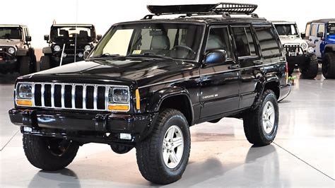 Lifted Cherokee Sport XJ For Sale - Lifted Jeep Cherokee - Built Jeep Cherokee — Davis AutoSports