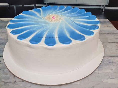 Simple Vanilla Cake white and Blue