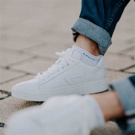 How to clean white leather trainers?