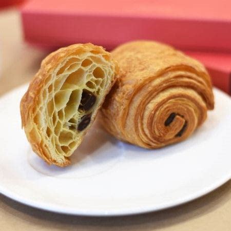 Chocolate Croissant 🟢 – Enchante Patisserie