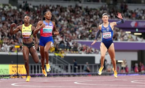 Amy Hunt wins a silver medal in the 200m at the World Championships in ...