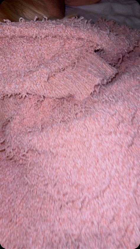 Ashleigh Ellen | Please !!! | Instagram