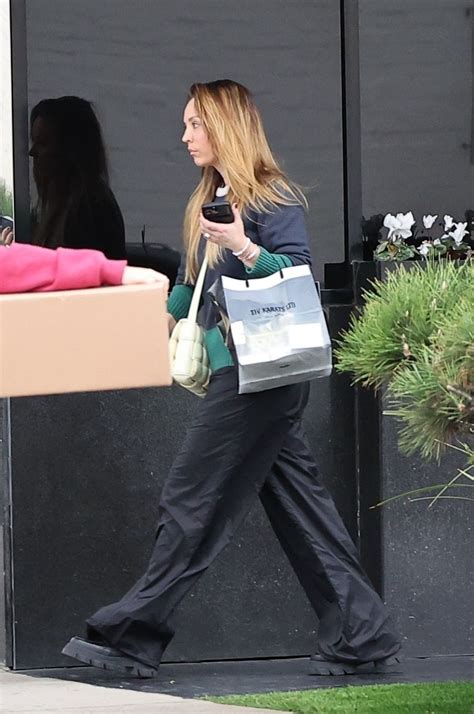 Kaley Cuoco Shopping Spree at XIV Karats Ltd. Jewelry in Beverly Hills ...