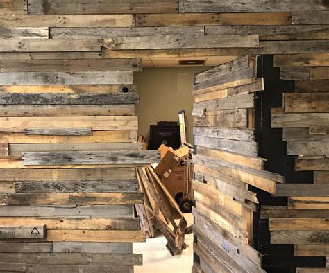 Pallet Wall Ideas, Pallet Door, Wood Pallet Wall, Slat Wall, Wood ...