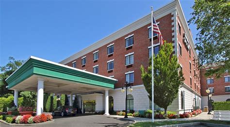 HAMPTON INN & SUITES ROCKVILLE CENTRE - Hotel Reviews, Photos, Rate ...