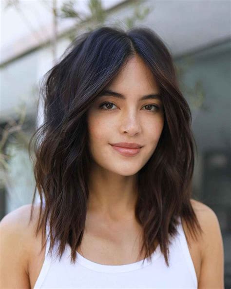39 Low-Maintenance Medium-Length Haircuts for Busy Women | Oval face ...