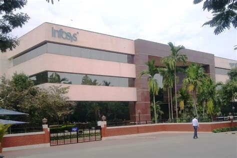 Infosys Share Price Rise: इन्फोसिस के शेयरों में तेजी, कंपनी ने बढ़ाया ...