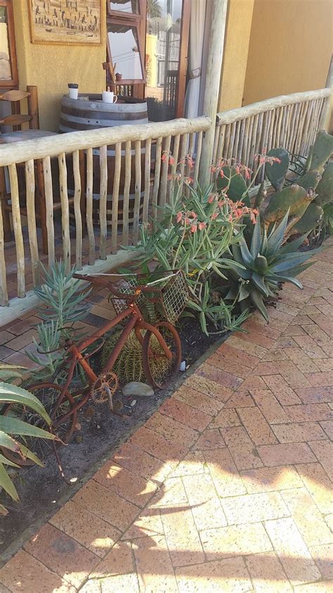 FLINTSTONES GUEST HOUSE (Cape Town/Milnerton) - Lodge Reviews, Photos ...