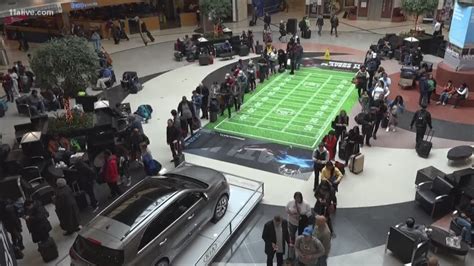 TSA wait times at Atlanta airport security reach more than an hour ...