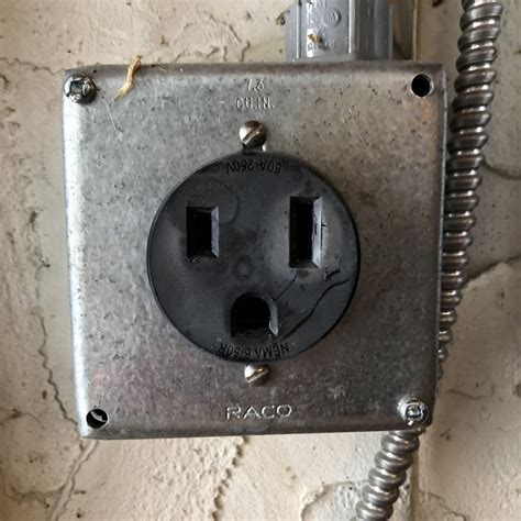 220/240 volt outlet - Nissan Leaf charger cable 4-3 prong adapter? Does ...