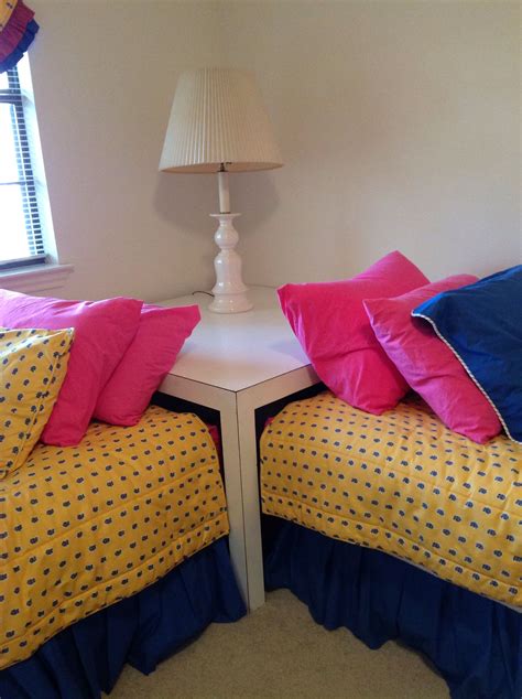 Corner table for twin beds | Guest House | Pinterest | Twin beds, Twins ...