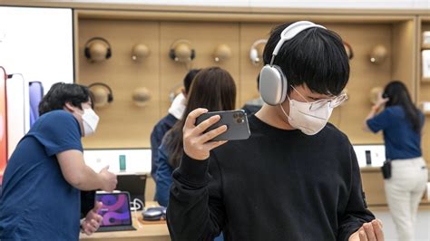 Apple event 2024: Apple AirPods Max 2 launch likely, enhanced audio ...