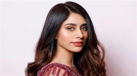 Warina Hussain, known for her role in Loveyatri, has officially changed ...