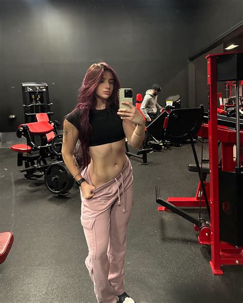 Sarah Madden | powerlifter, but I can swing both ways. | Instagram