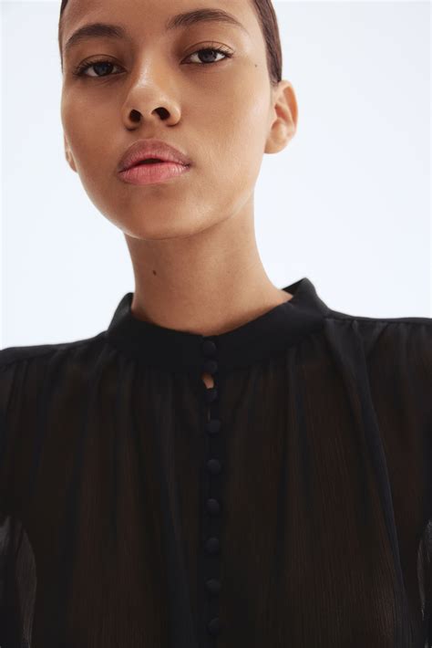 Crinkled blouse - Black - Ladies | H&M IN