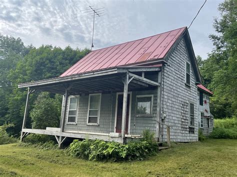 Circa 1825 Maine Fixer Upper on 2.15 Acres Under $100K | Old Houses ...