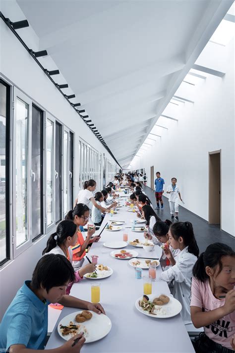 求北京适合20-30人同学聚餐的餐厅？最好环境安静菜品新鲜，人均消费在100-200的！ - 知乎