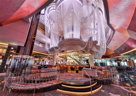21 Best Hotels Bars Around The World To Grab A Drink