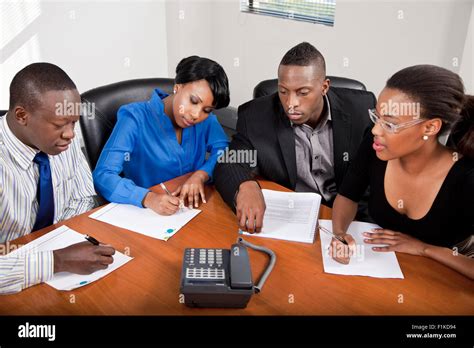 Black Business People Meeting 的图像结果