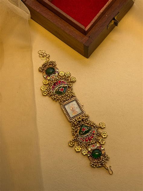 Gold plated Vintage Indian Watch with Stones – Mangalsutra Bangles