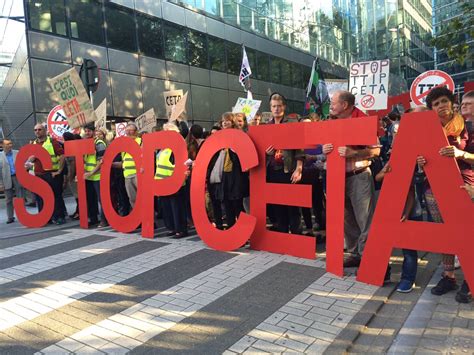 Free Trade Protest 的图像结果