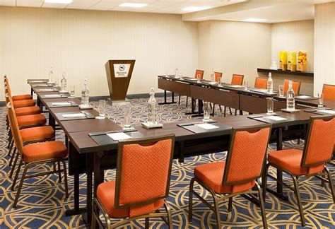 SHERATON GRAND CHICAGO RIVERWALK - Hotel Reviews, Photos, Rate ...