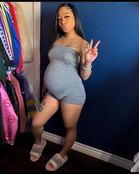 hairy armpits + huge pregnant belly = HOTTEST body ever