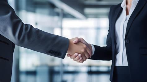 iStock Job Application Handshake HD Wallpaper 的图像结果