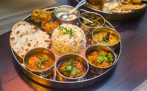 Stainless Steel Hammered Thali Sets, Buy Indian Thali Set Online – JS ...