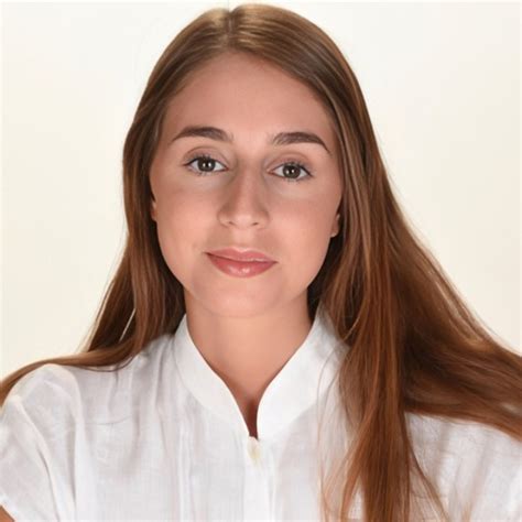 Serena - Computer programming teacher - ₹3356/h