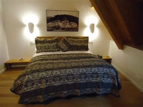 HOTEL RONCESVALLES (Orreaga-Roncesvalles) - Hotel Reviews, Photos, Rate ...