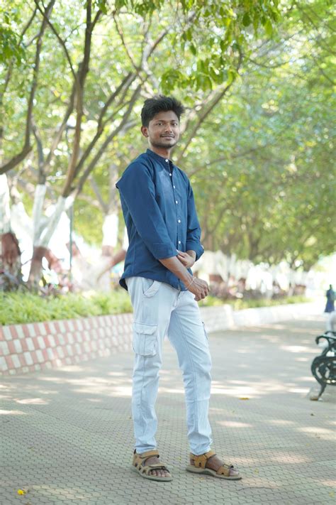 Discover and Create Profiles of Famous People | FamousPeople.in