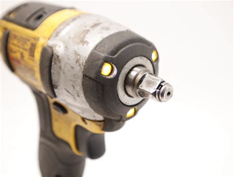 DeWalt DCF883 Cordless 20V 3/8" Impact Wrench Kit