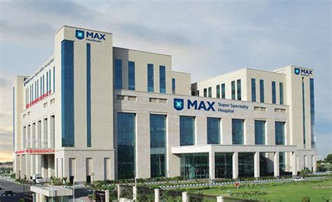 MAX HOSPITAL NOIDA 