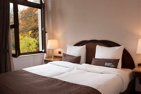 HOTEL KASTEEL SOLHOF (Aartselaar) - Hotel Reviews, Photos, Rate ...