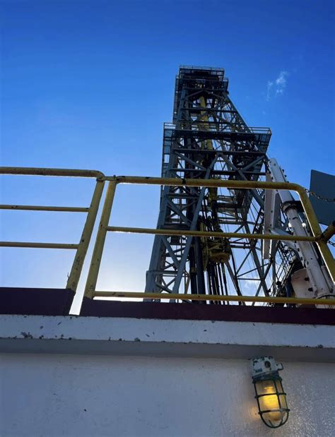 Bottom of the Sea 的图像结果