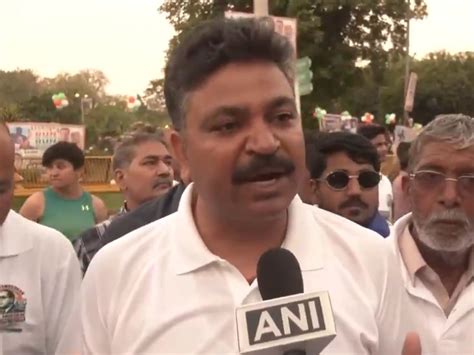 Rahul Gandhi flags off 'Run For Ambedkar, Run For Constitution ...